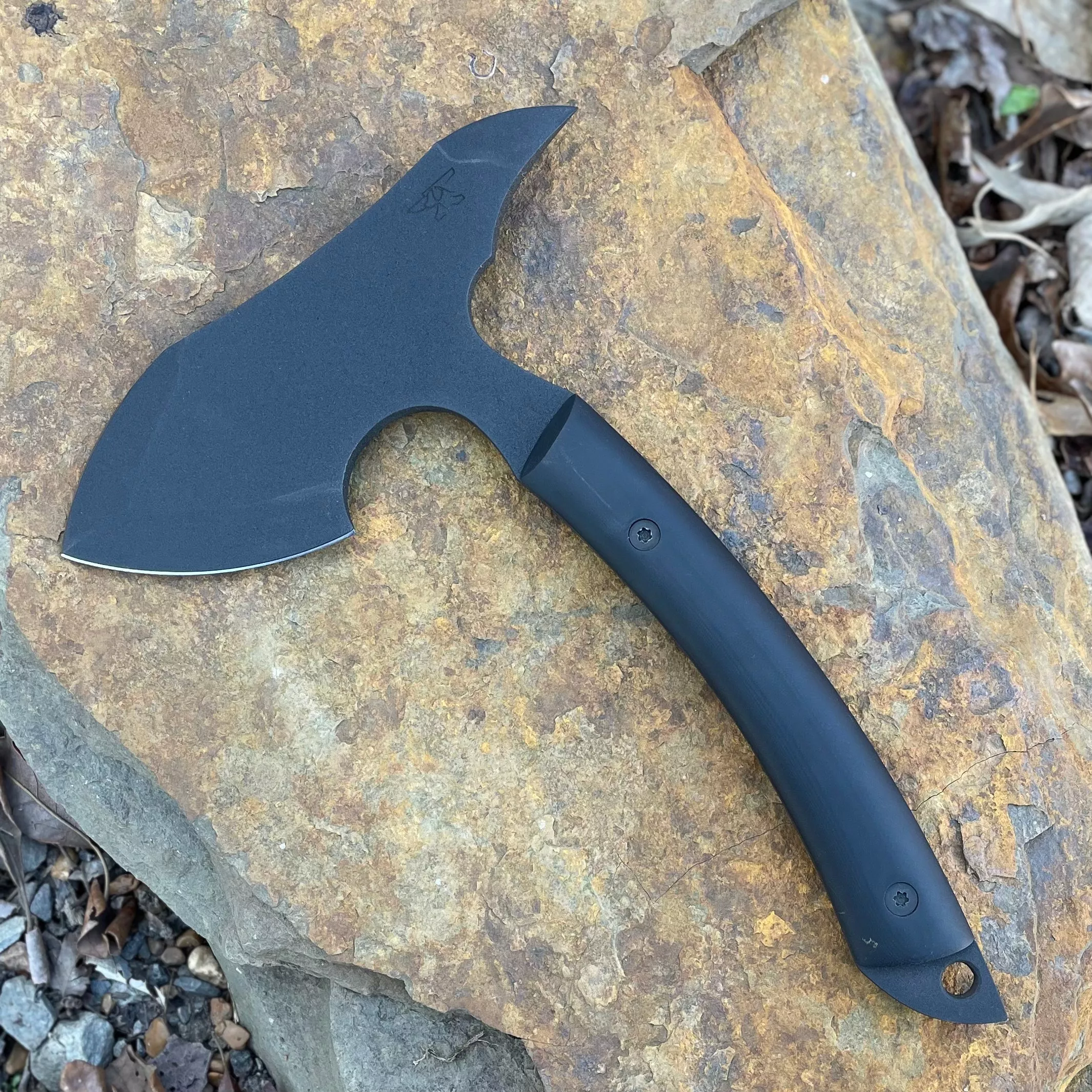 Kaiju Tomahawk in 1075 w/ Black G10