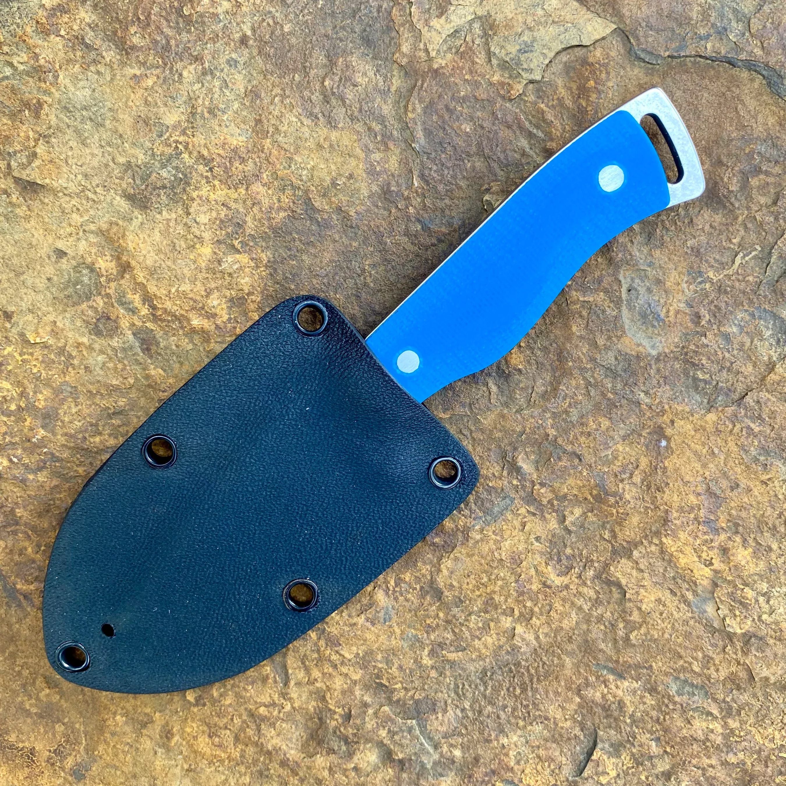 RazOrr Mini in Magnacut SS w/ Blue G10