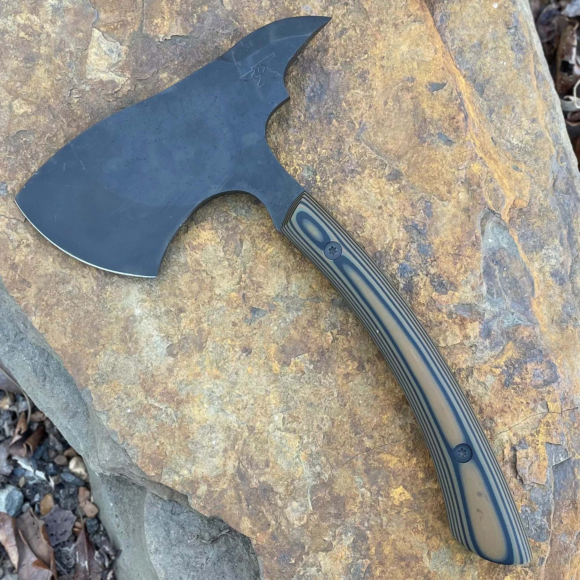 Timberwolf Tomahawk in 1075 w/ Multicolor G10